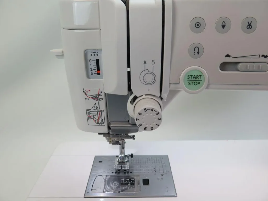 Elna Máquina de coser Excellence 720 Pro